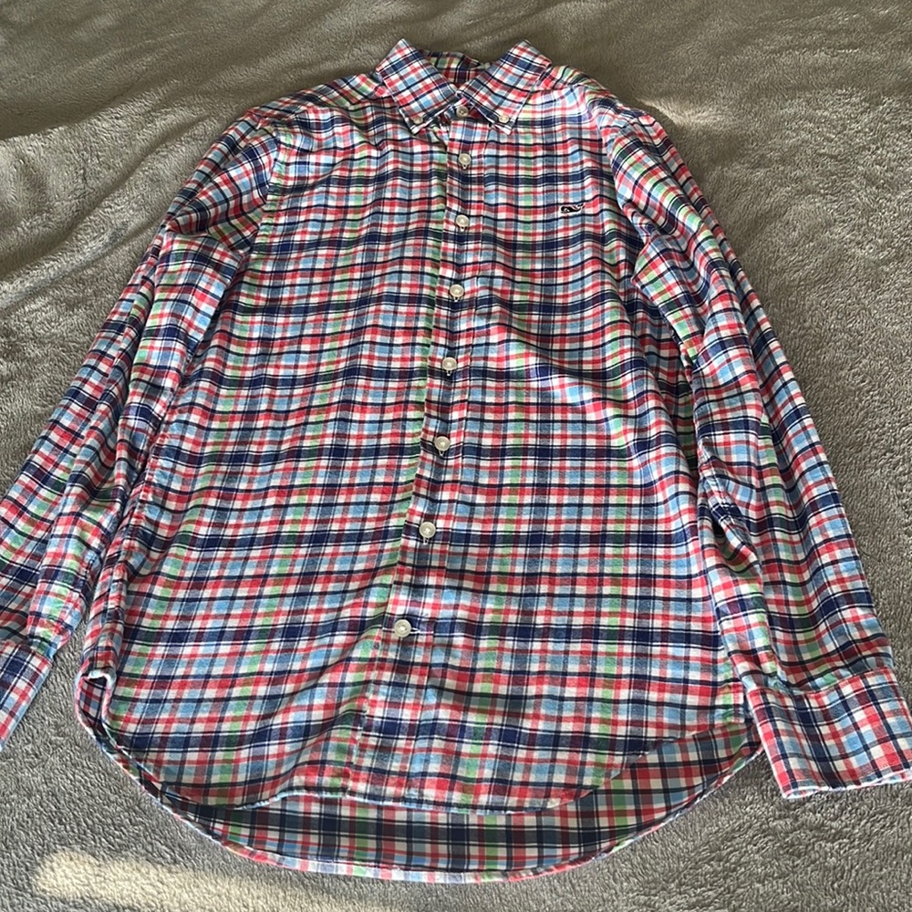 Mens Vineyard Vines slim fit long sleeve shirt.